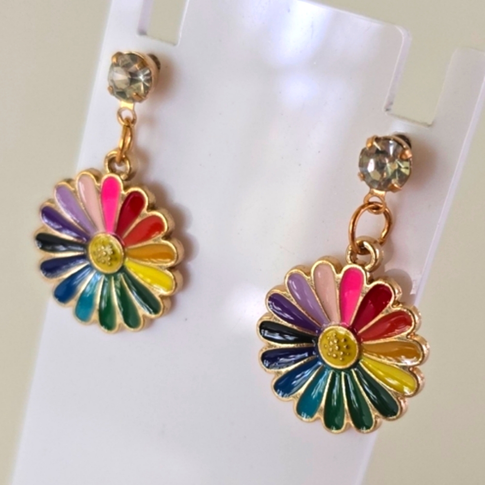 🌈 Rainbow Daisy Earrings